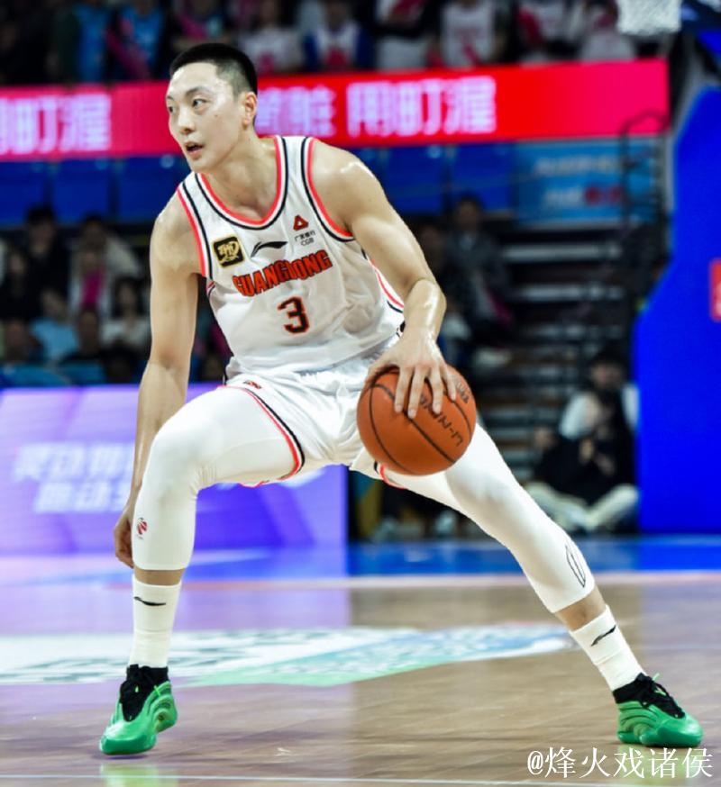 周琦21+8胡明轩20分广东大胜山东 高诗岩15分