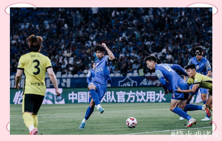 斯卢茨基2.0版本的申花 定位球破门帮助持续赢球 斯卢茨基2.0版本的申花 定位球破门帮助持续赢球