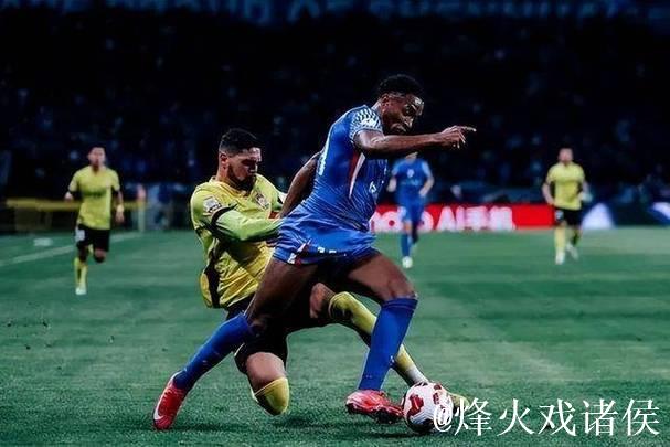 斯卢茨基2.0版本的申花 定位球破门帮助持续赢球 斯卢茨基2.0版本的申花 定位球破门帮助持续赢球