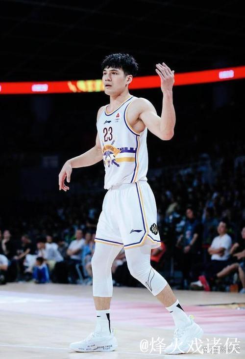 陈国豪25+9北控大胜首钢 张宁23分山西胜天津