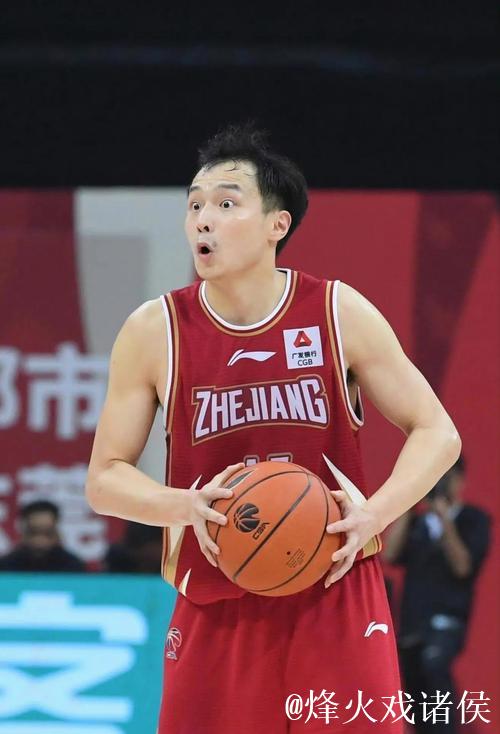 王奕博在体测中跟腱受伤 预计伤停一个月